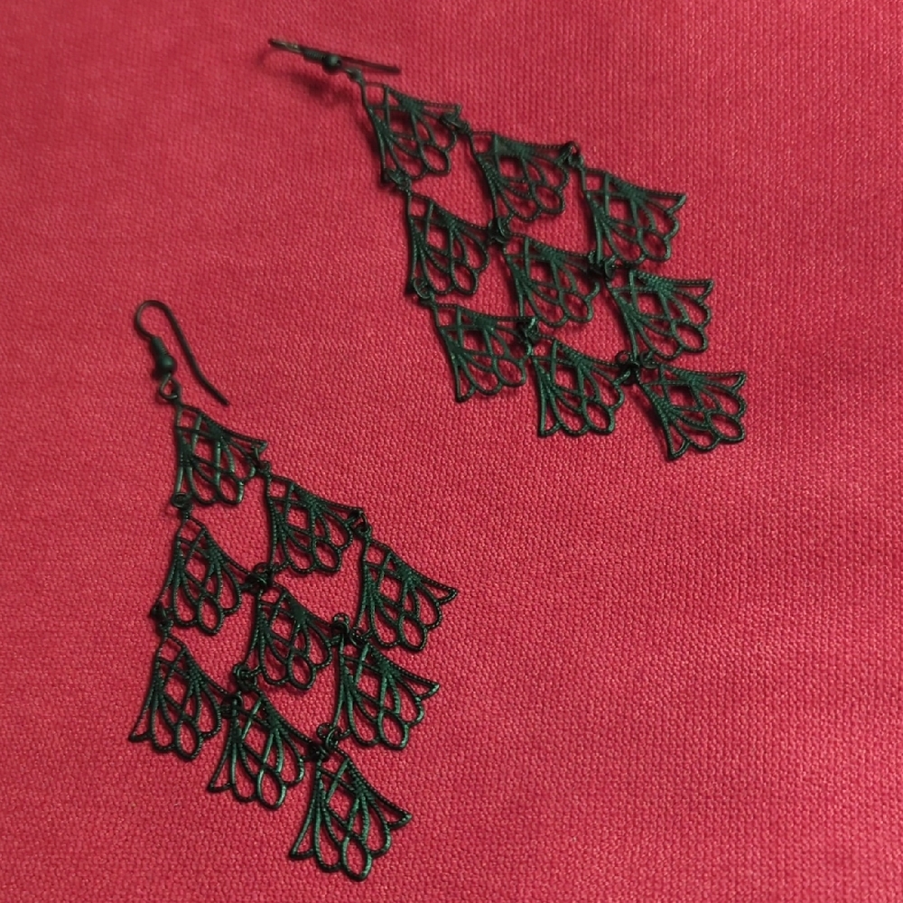Elegant Black Chandelier Earrings
